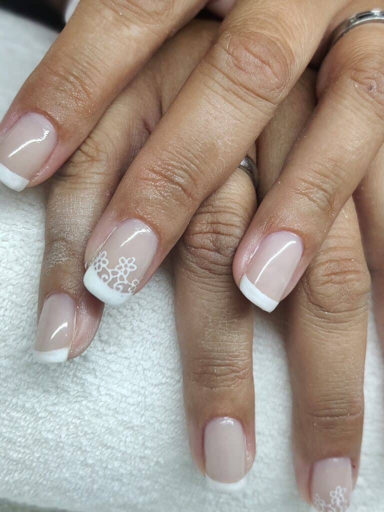 fingernaegeldesign-frenchnails