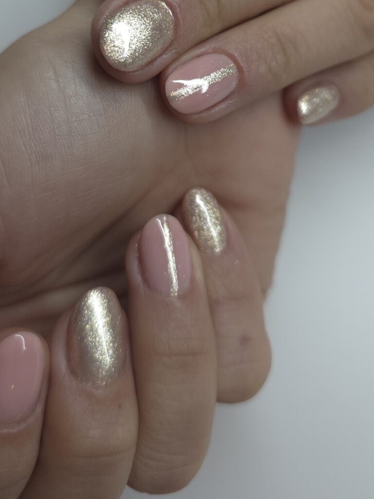 fingernaegeldesign-goldglitzer