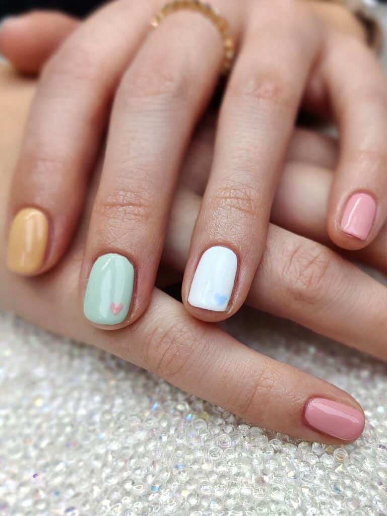 fingernaegeldesign-pastel-herz
