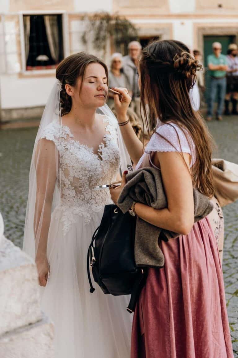 lookbook-backstage-braut-makeup-auffrischen