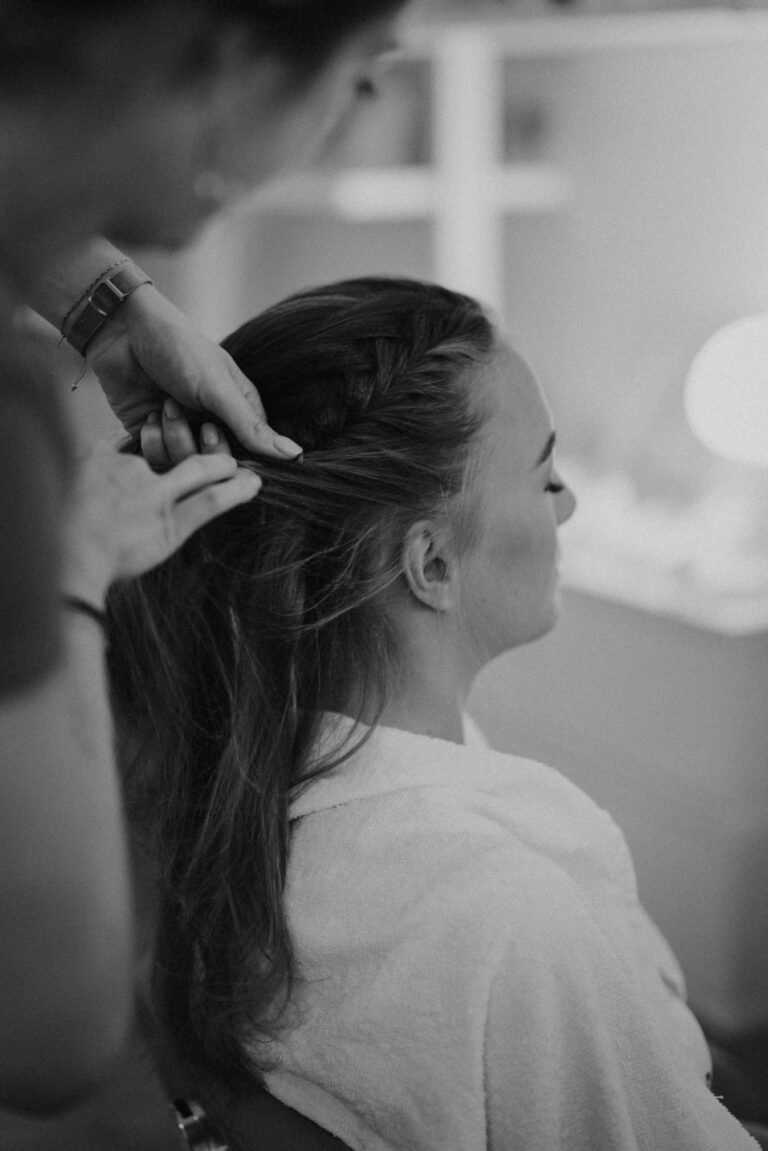 lookbook-backstage-christina-haare-flechten-back