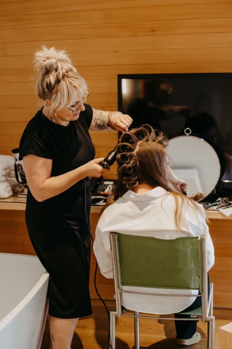 lookbook-backstage-silvia-haare-foehnen