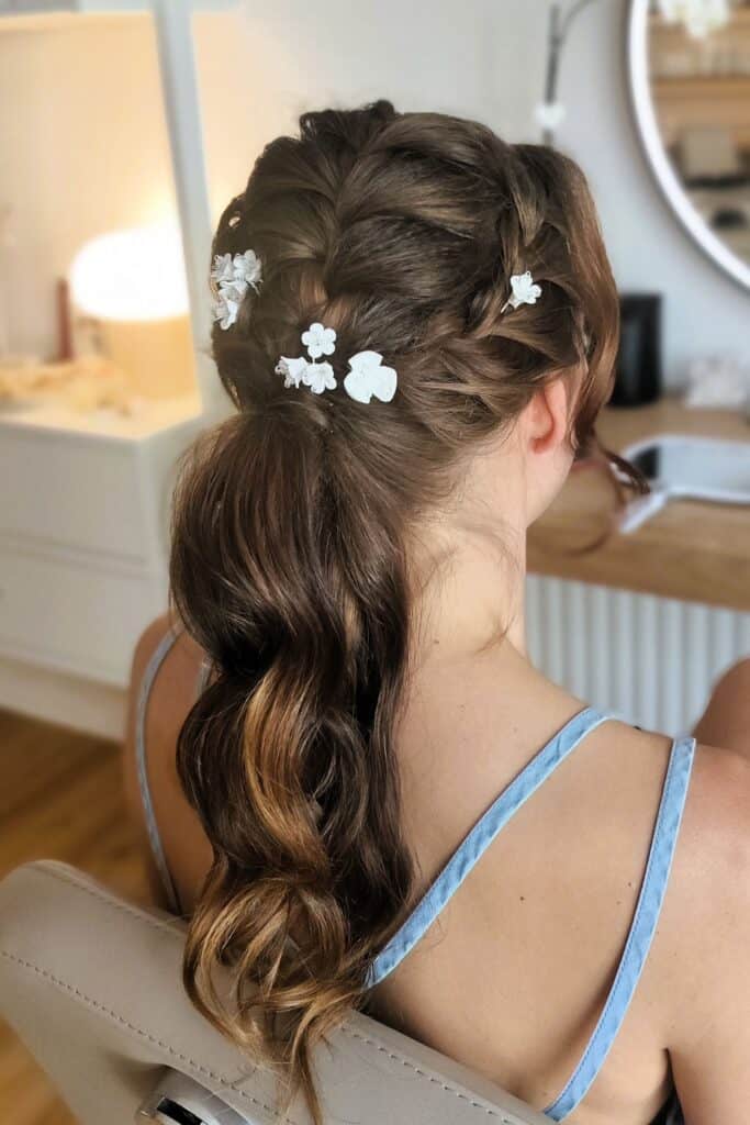 lookbook-christina-blumen-im-haar