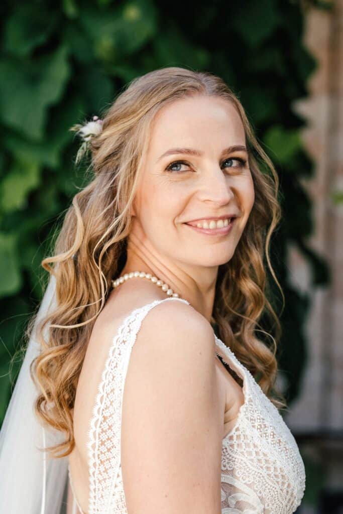 lookbook-christina-braut-seitlich