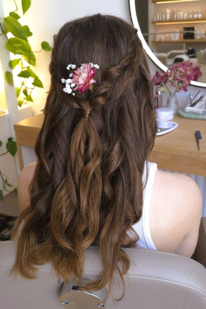 lookbook-christina-frisur-blumengesteck-3