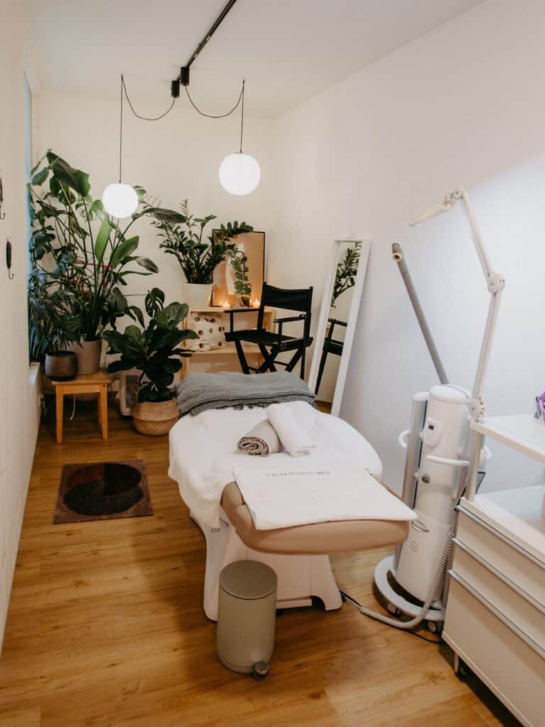 studio-behandlungsliege-hinten