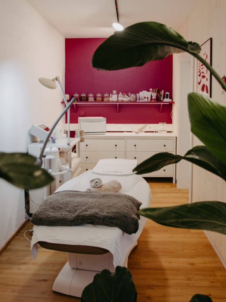 studio-behandlungsliege-vorne